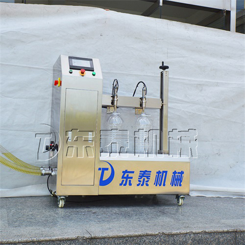 如何清洗小型食用油灌裝機？東泰告訴你